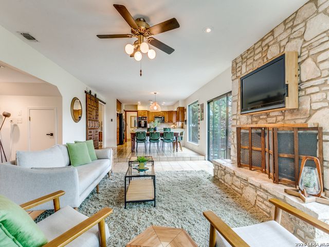 14302 Fox Fire Ln, San Antonio, TX 78231