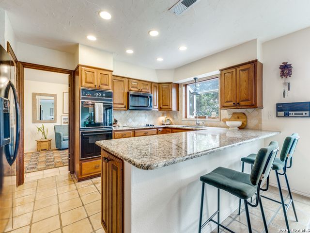 14302 Fox Fire Ln, San Antonio, TX 78231