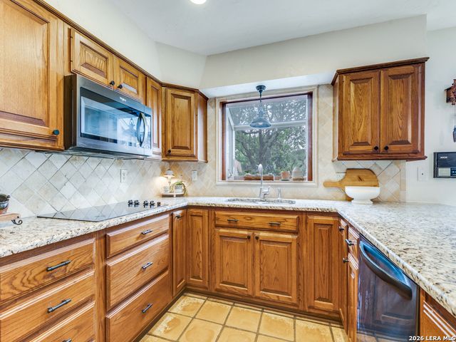 14302 Fox Fire Ln, San Antonio, TX 78231