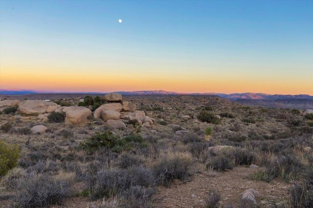 1 Dragonfly Lane, Pioneertown, CA 92268