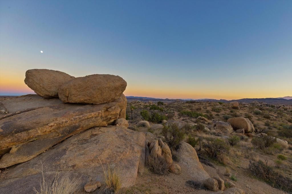 1 Dragonfly Lane, Pioneertown, CA 92268