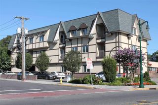 289 Post Avenue 303, Westbury, NY 11590