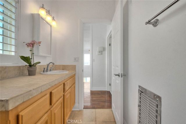 75 Claremont, Long Beach, CA 90803