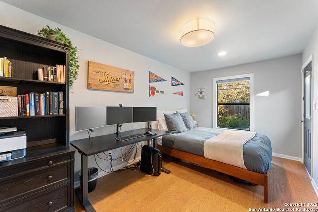 623 E Nottingham Dr, San Antonio, TX 78209