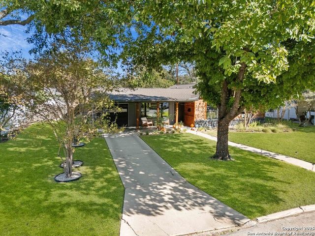 623 E Nottingham Dr, San Antonio, TX 78209