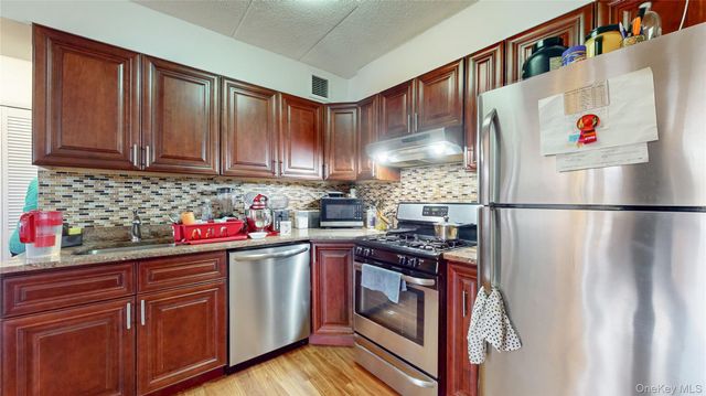 76-01 113th Street 6D, Forest Hills, NY 11375
