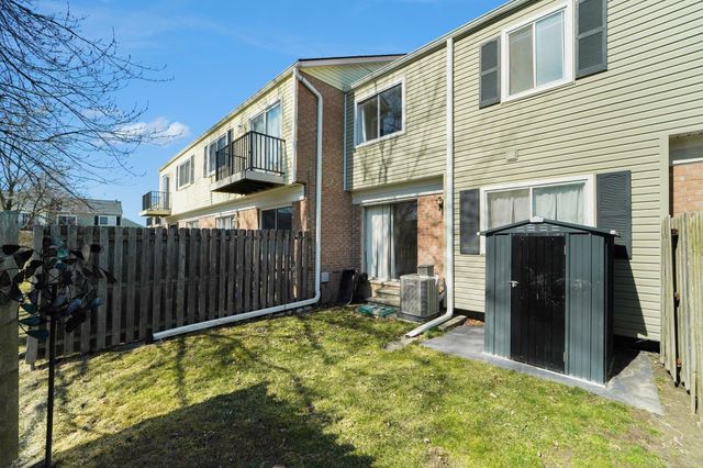 37545 Charter Oaks Boulevard, Clinton Township, MI 48036