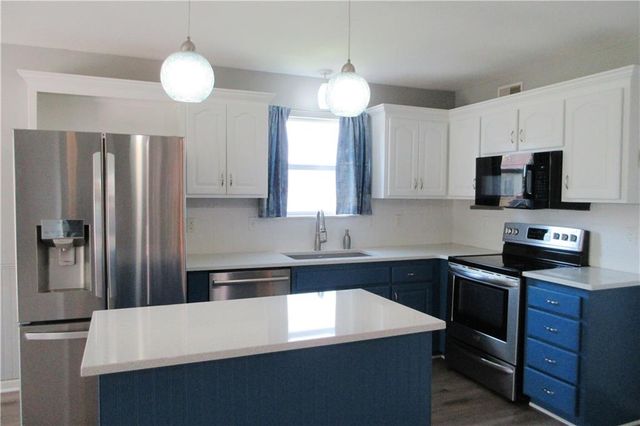 537 E Cheyenne Street, Gardner, KS 66030