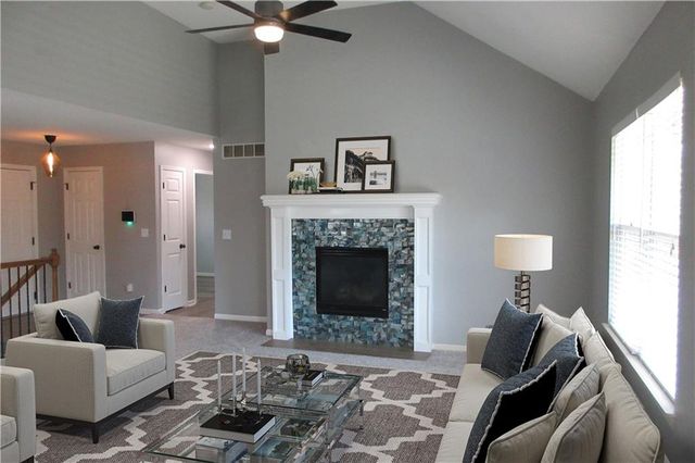 537 E Cheyenne Street, Gardner, KS 66030