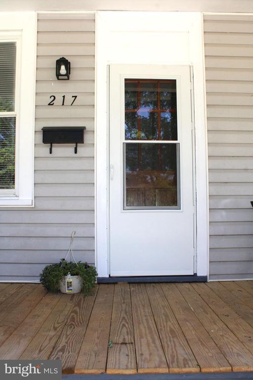 Image 13 of property listing at 215-217 E OFFUTT ST, Cumberland, MD 21502