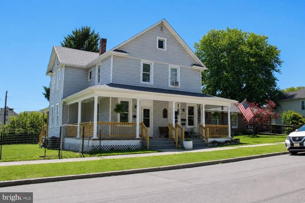 Image 2 of property listing at 215-217 E OFFUTT ST, Cumberland, MD 21502