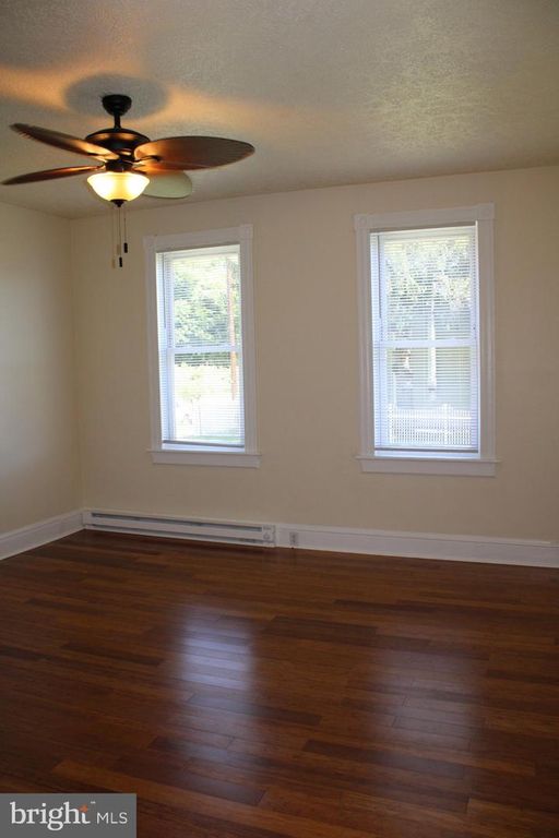 Image 21 of property listing at 215-217 E OFFUTT ST, Cumberland, MD 21502