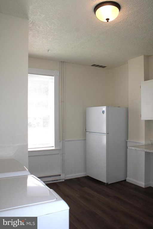 Image 25 of property listing at 215-217 E OFFUTT ST, Cumberland, MD 21502
