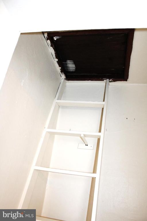 Image 38 of property listing at 215-217 E OFFUTT ST, Cumberland, MD 21502