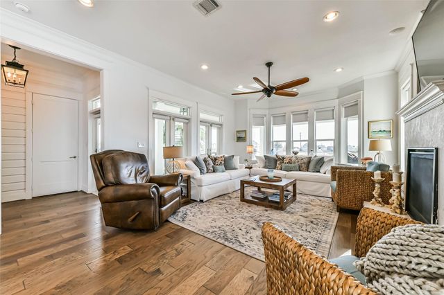 4118 Sand Hill Court, Galveston, TX 77554