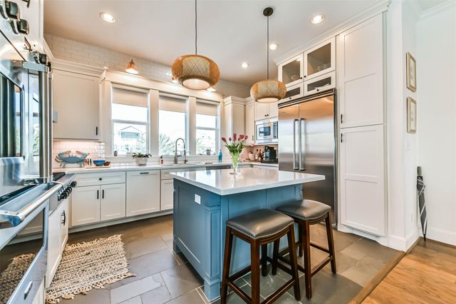 4118 Sand Hill Court, Galveston, TX 77554