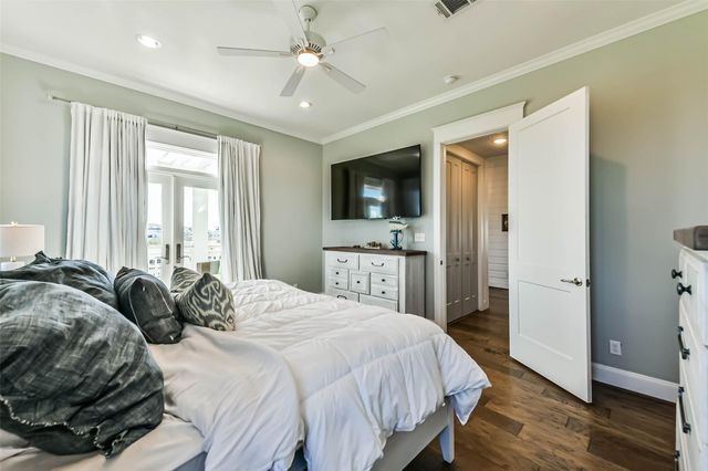 4118 Sand Hill Court, Galveston, TX 77554