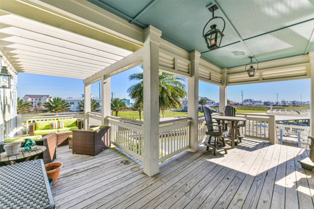 4118 Sand Hill Court, Galveston, TX 77554