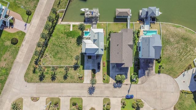 4118 Sand Hill Court, Galveston, TX 77554