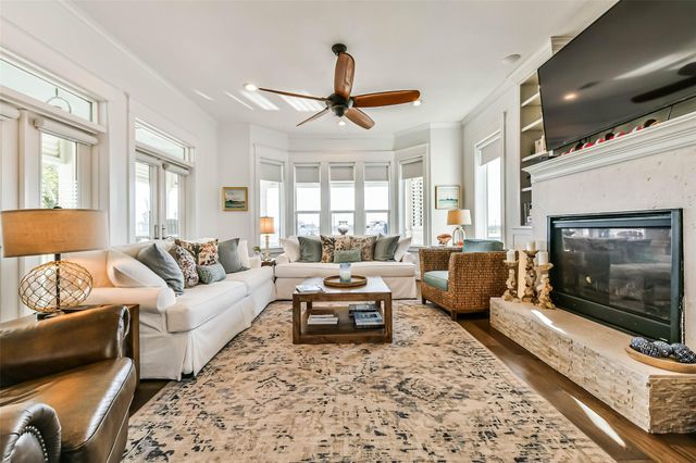 4118 Sand Hill Court, Galveston, TX 77554