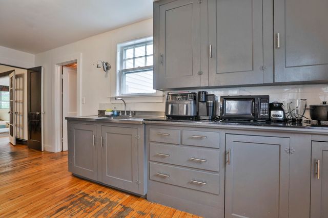 17 Prescott Street, Nashua, NH 03064