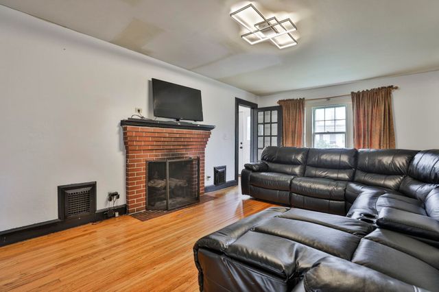 17 Prescott Street, Nashua, NH 03064