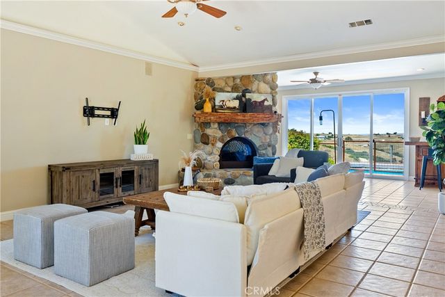 8580 Warren, Paso Robles, CA 93446