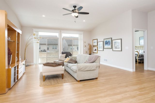 1906 Dunraven Road, Bloomington, IL 61704