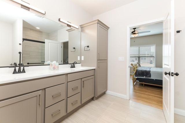 1906 Dunraven Road, Bloomington, IL 61704