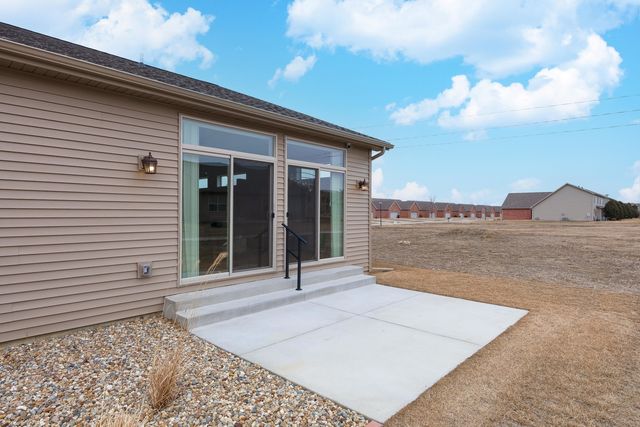 1906 Dunraven Road, Bloomington, IL 61704