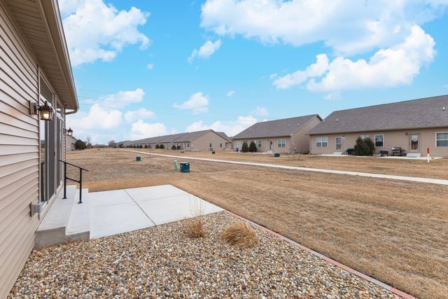 1906 Dunraven Road, Bloomington, IL 61704