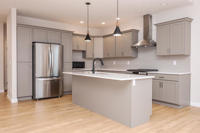 1906 Dunraven Road, Bloomington, IL 61704