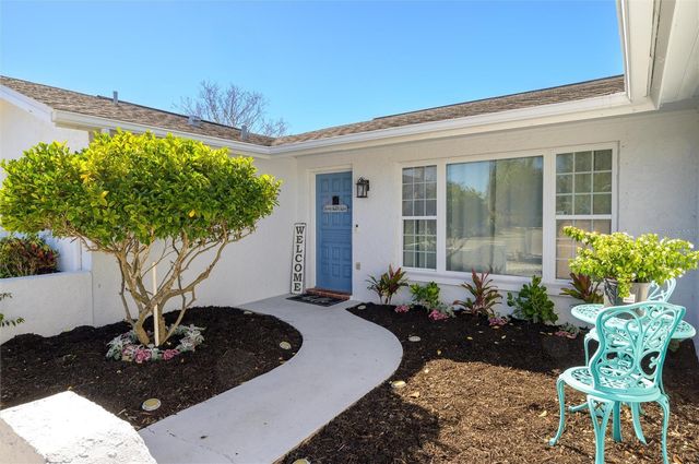 1053 GRAND BOULEVARD, Holiday, FL 34690