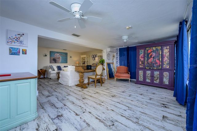 1053 GRAND BOULEVARD, Holiday, FL 34690