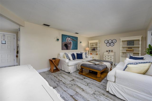 1053 GRAND BOULEVARD, Holiday, FL 34690