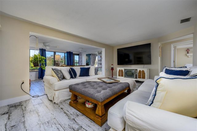 1053 GRAND BOULEVARD, Holiday, FL 34690