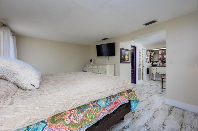 1053 GRAND BOULEVARD, Holiday, FL 34690