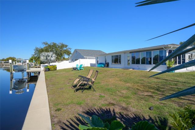 1053 GRAND BOULEVARD, Holiday, FL 34690