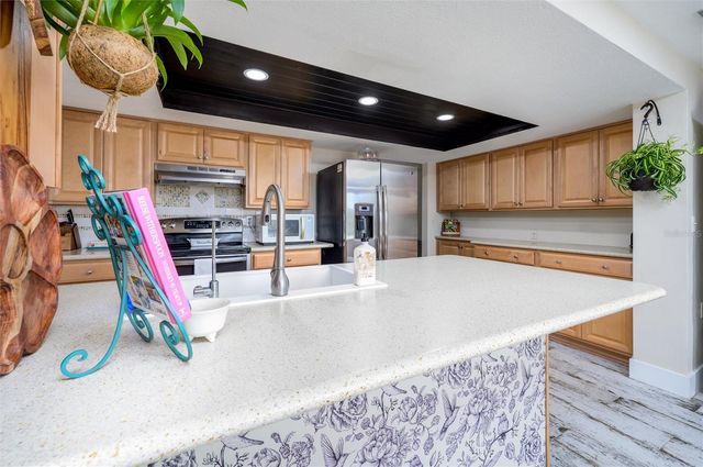 1053 GRAND BOULEVARD, Holiday, FL 34690