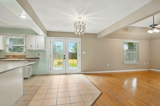 24 NW Cinderella Lane, Fort Walton Beach, FL 32547