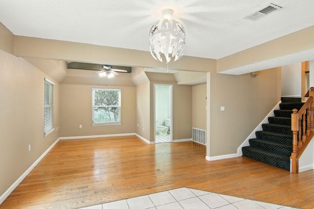 24 NW Cinderella Lane, Fort Walton Beach, FL 32547