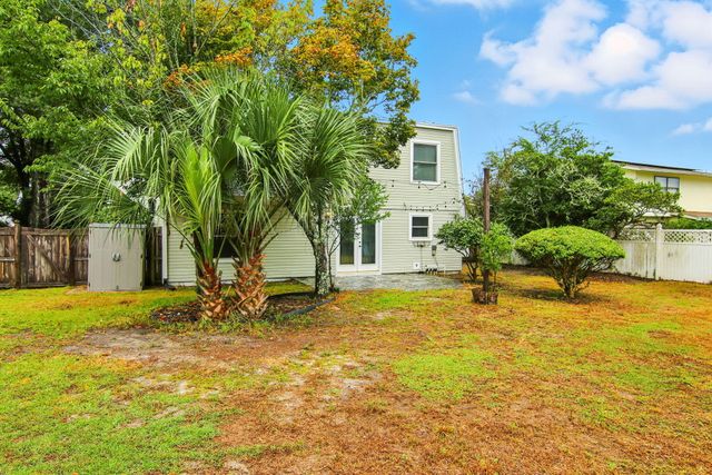 24 NW Cinderella Lane, Fort Walton Beach, FL 32547