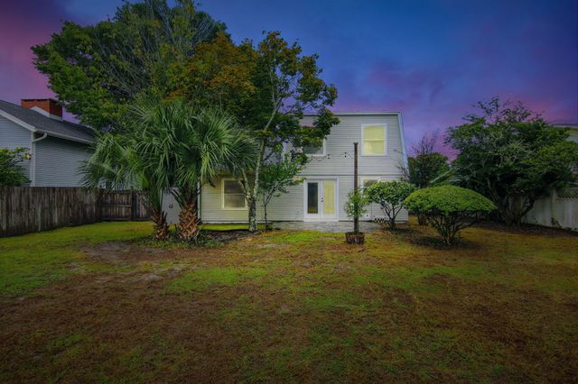 24 NW Cinderella Lane, Fort Walton Beach, FL 32547