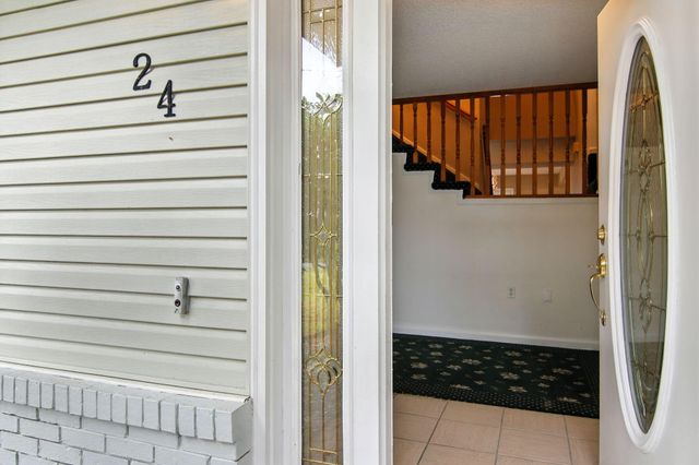 24 NW Cinderella Lane, Fort Walton Beach, FL 32547