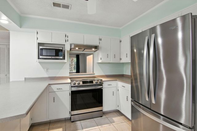 24 NW Cinderella Lane, Fort Walton Beach, FL 32547