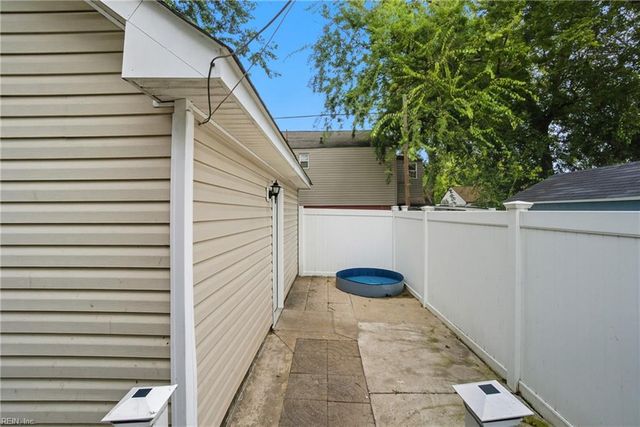 1914 County ST, Portsmouth, VA 23704