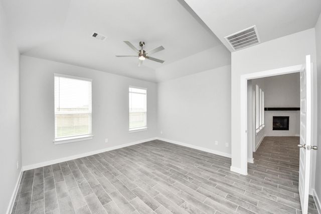 2106 Della Lakes Court, Fresno, TX 77545