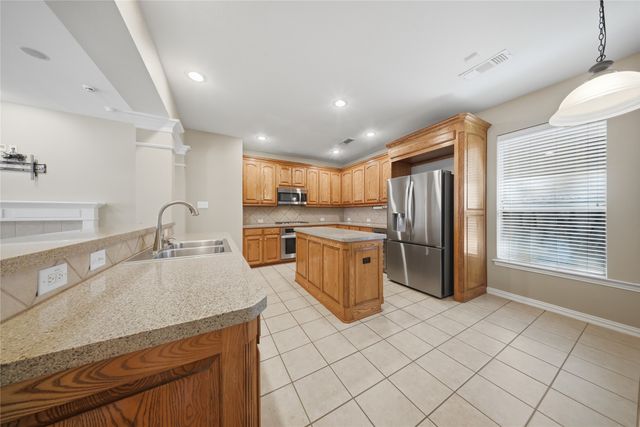 4100 Parkview Court, Bedford, TX 76021