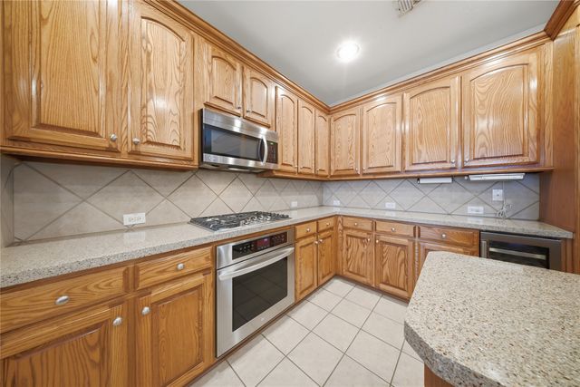 4100 Parkview Court, Bedford, TX 76021