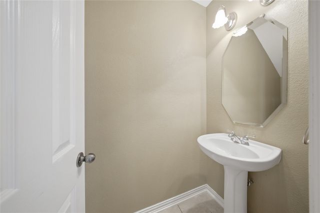 4100 Parkview Court, Bedford, TX 76021